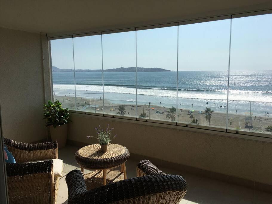 Sobre Linea De Playa, Maravillosa Vista Al Mar 2b/2b-wifi-tv70'netf- Estacionamiento Propio Apartamento La Serena