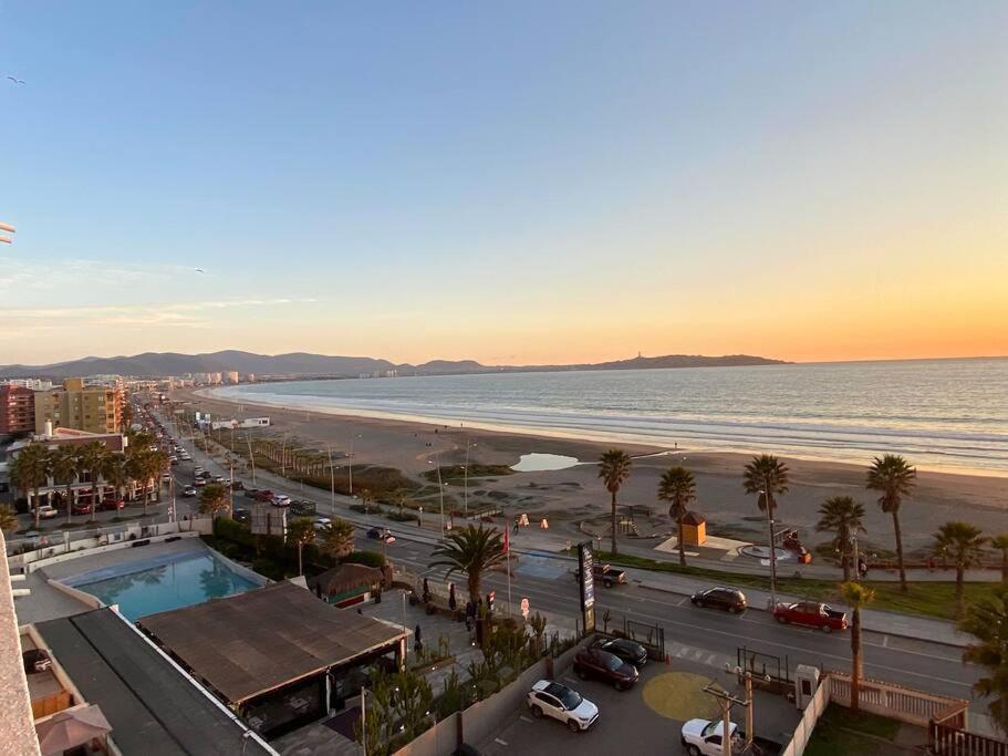 Sobre Linea De Playa, Maravillosa Vista Al Mar 2b/2b-wifi-tv70'netf- Estacionamiento Propio Apartamento La Serena
